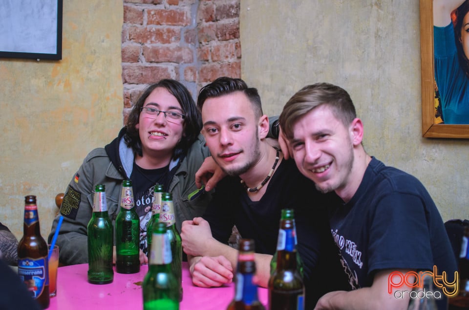 Exit Exam Party, Bodega