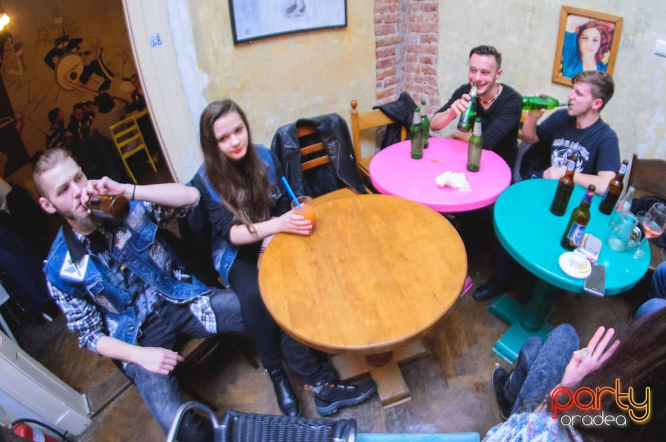 Exit Exam Party, Bodega