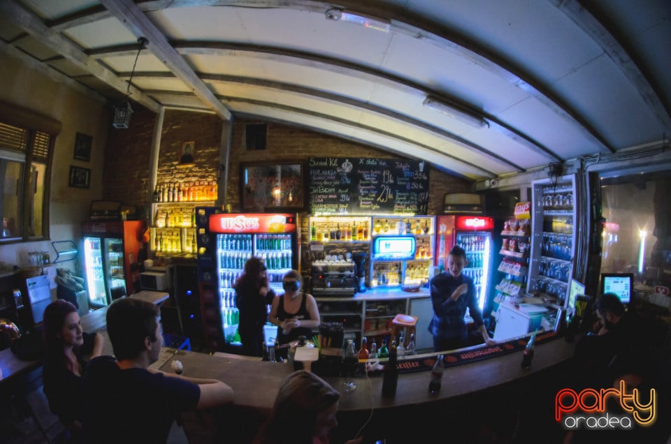 Exit Exam Party, Bodega