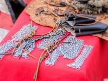Expoziţie de arme şi armuri