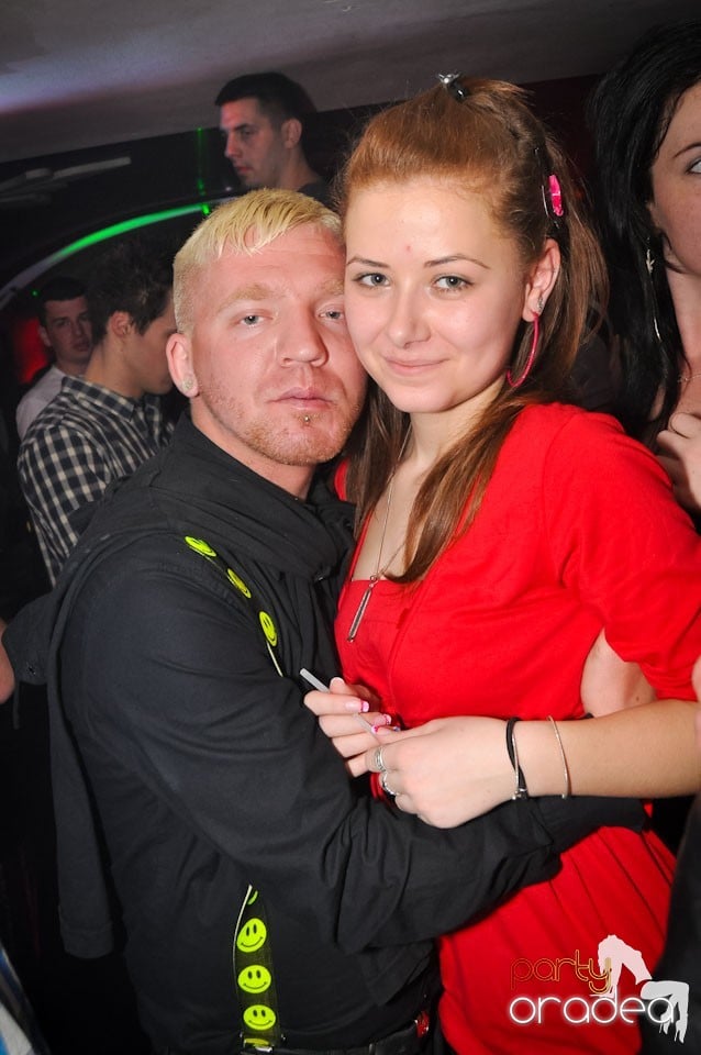 Extravaganza Night Party în Club Atti's,