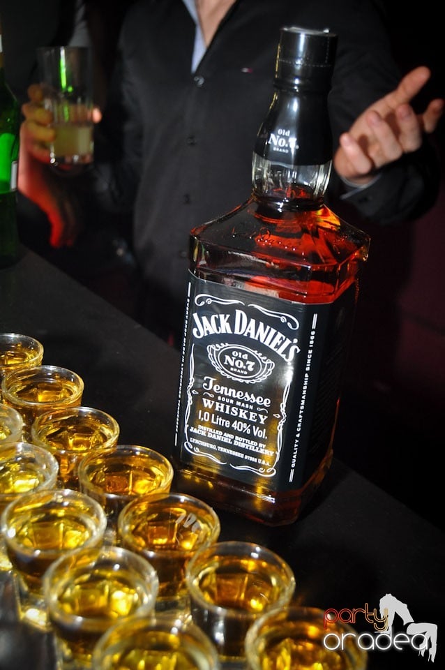Extravaganza Night Party în Club Atti's,