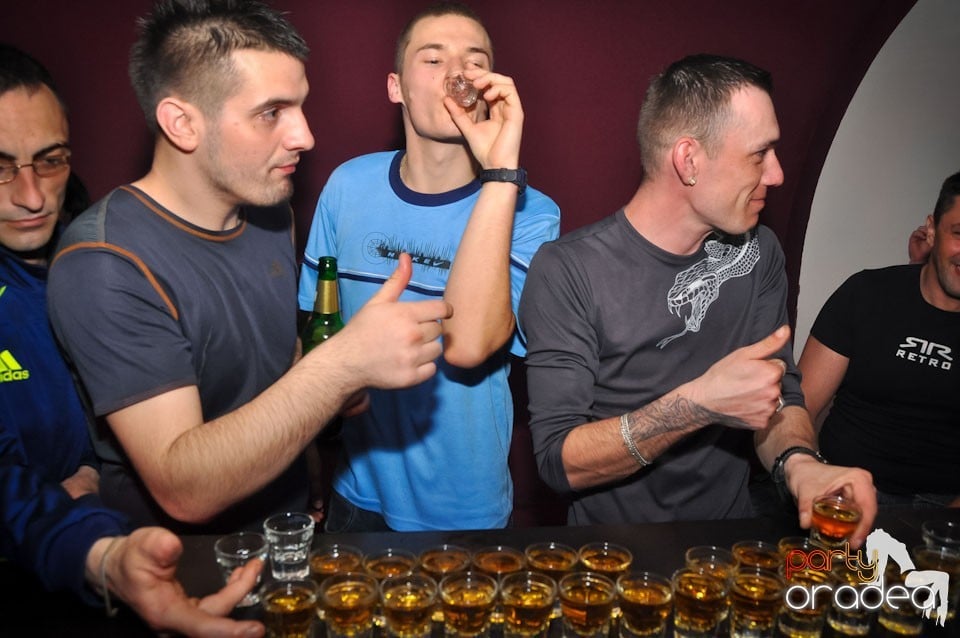 Extravaganza Night Party în Club Atti's,
