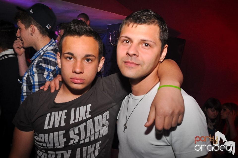 Extravaganza Night Party în Club Atti's,