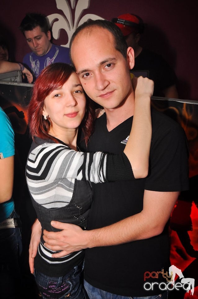 Extravaganza Night Party în Club Atti's,