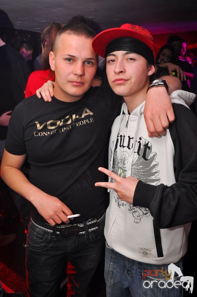 Extravaganza Night Party în Club Atti's,