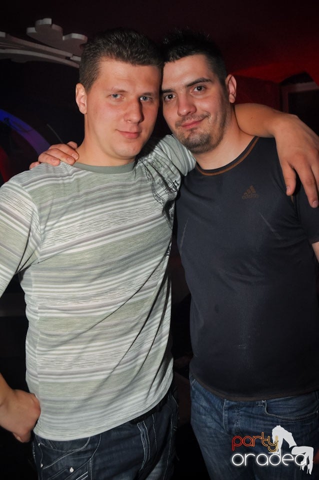 Extravaganza Night Party în Club Atti's,