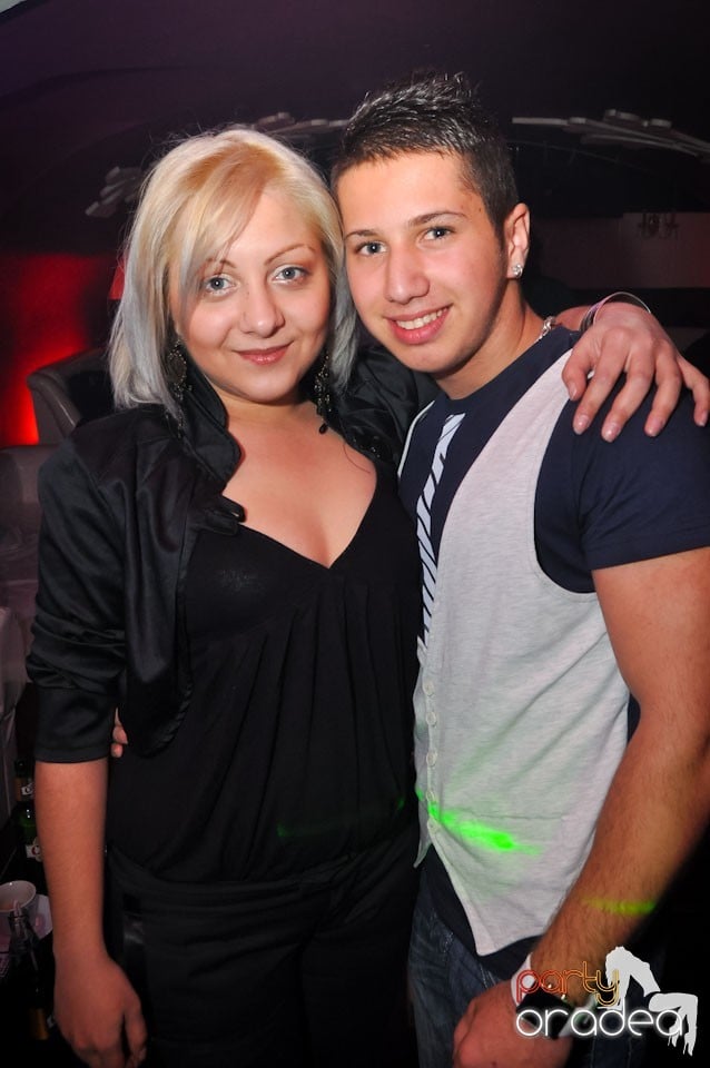 Extravaganza Night Party în Club Atti's,