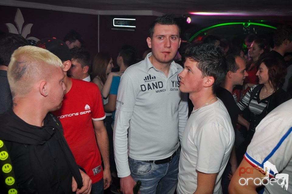 Extravaganza Night Party în Club Atti's,