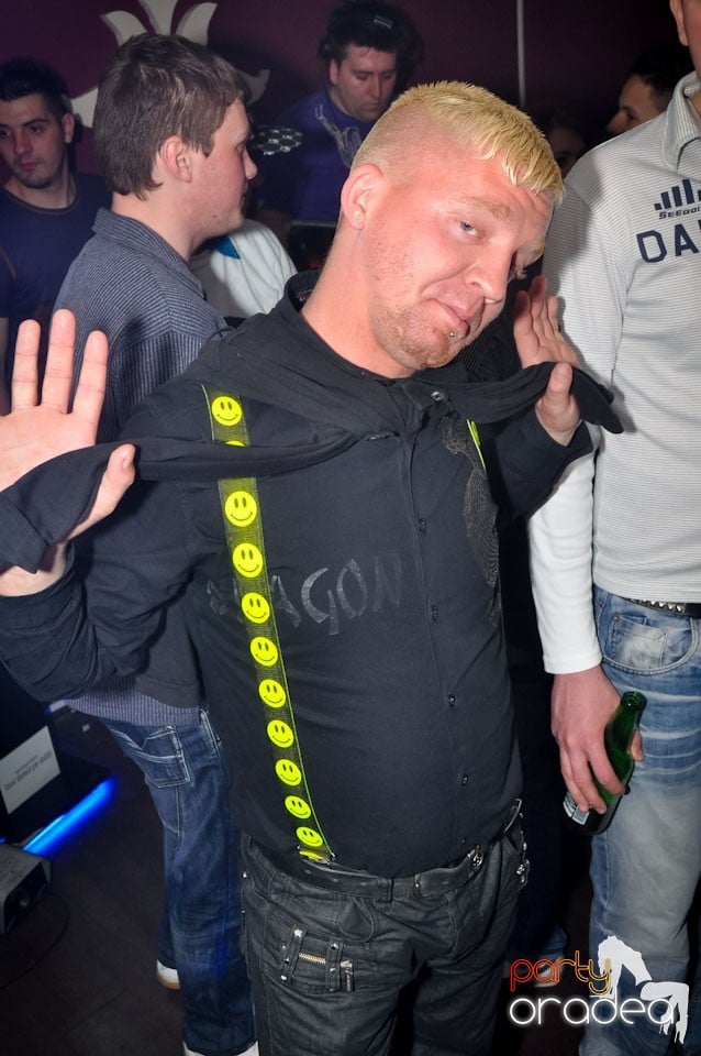 Extravaganza Night Party în Club Atti's,