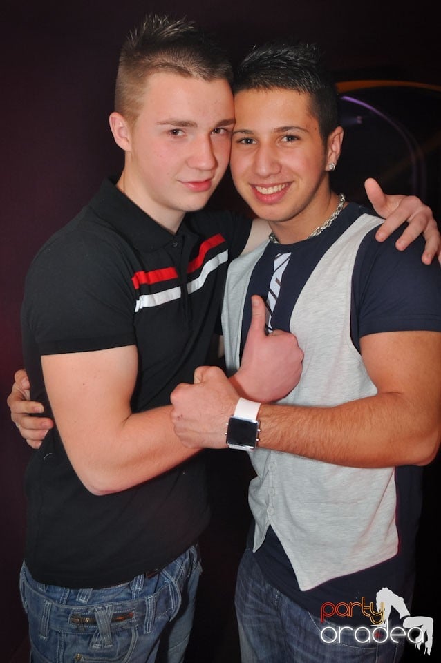 Extravaganza Night Party în Club Atti's,