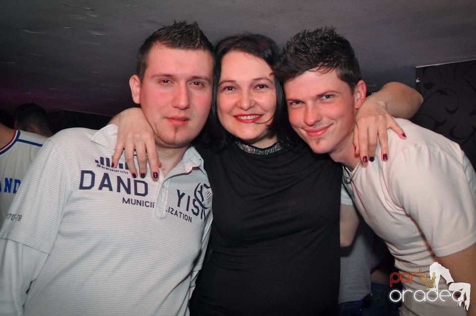 Extravaganza Night Party în Club Atti's,