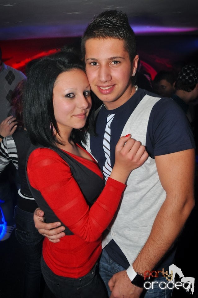 Extravaganza Night Party în Club Atti's,