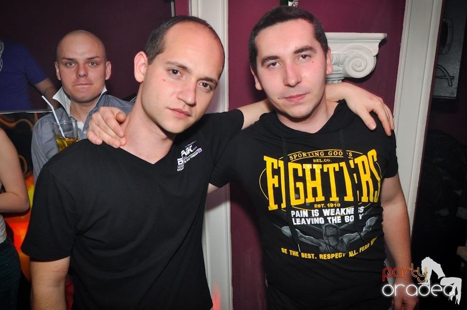 Extravaganza Night Party în Club Atti's,