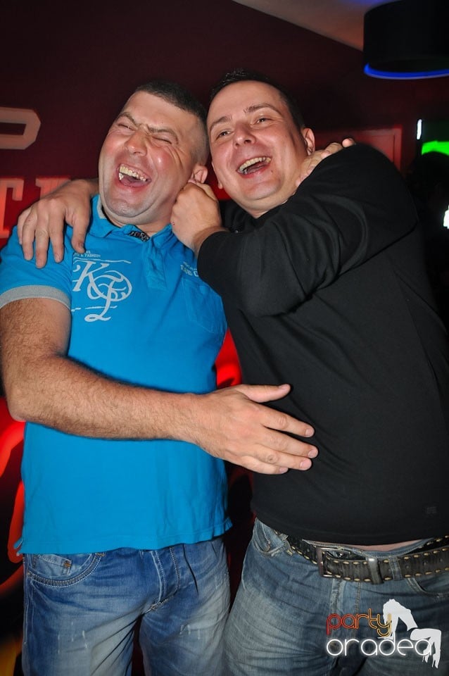 Extravaganza Night Party în Club Atti's,