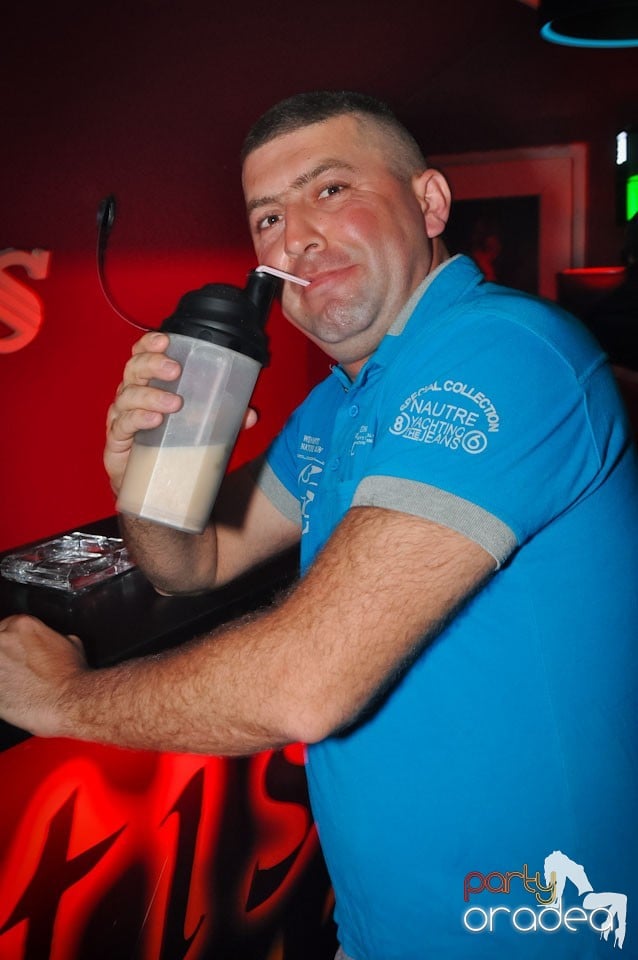Extravaganza Night Party în Club Atti's,