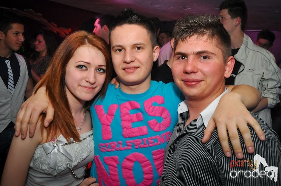Extravaganza Night Party în Club Atti's,