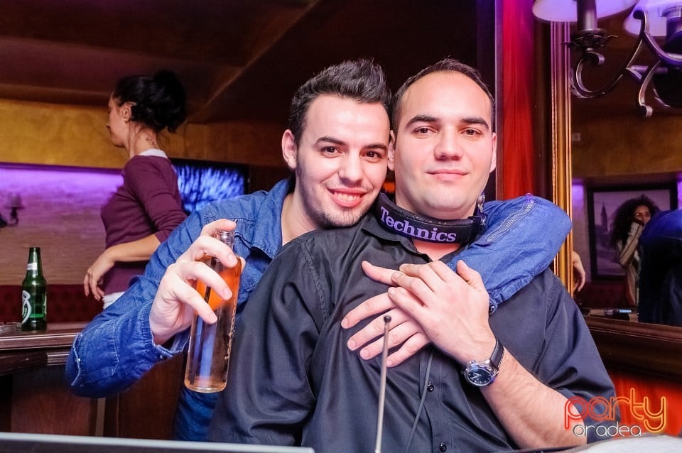 Fabulous Fridays, Downtown Paparazzi