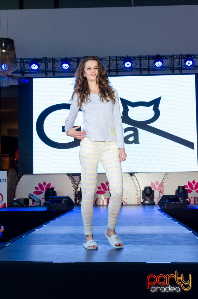 Fall Winter Fashion Show, Lotus Center