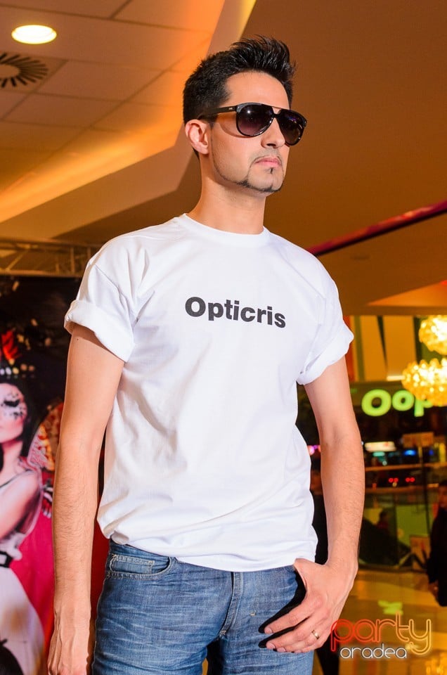 Fashion Weekend, Lotus Center