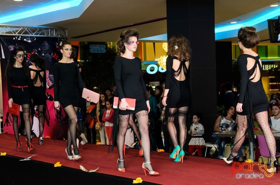 Fashion Weekend, Lotus Center