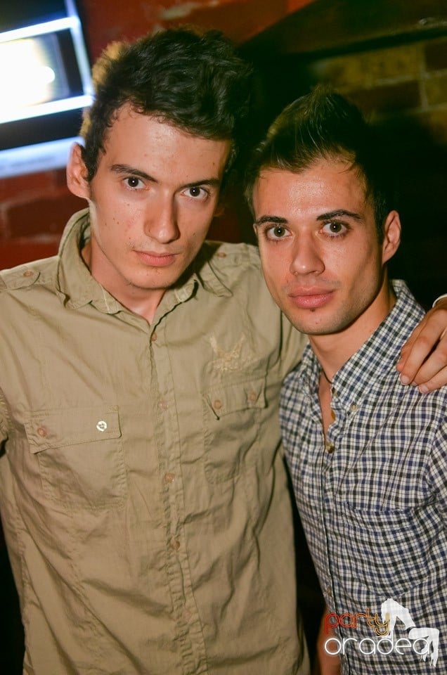 Feel the Beat în Club Escape!, 