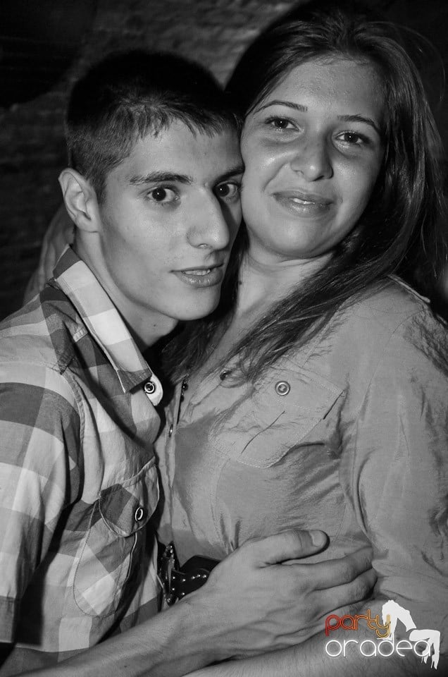 Feel the Beat în Club Escape!, 