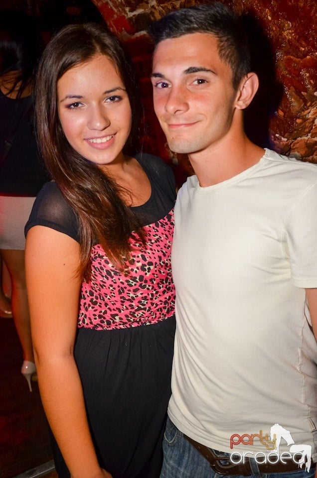 Feel the Beat în Club Escape!, 