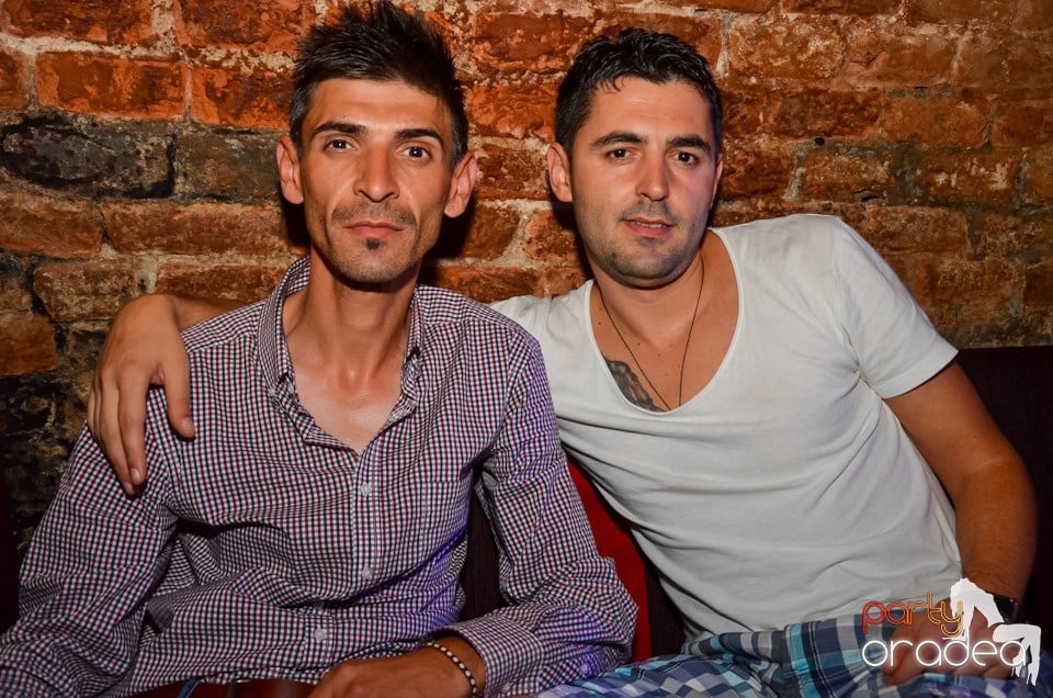 Feel the Beat în Club Escape!, 