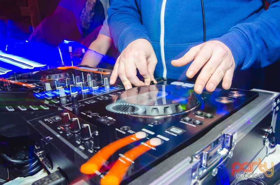 Feel the Beat, 