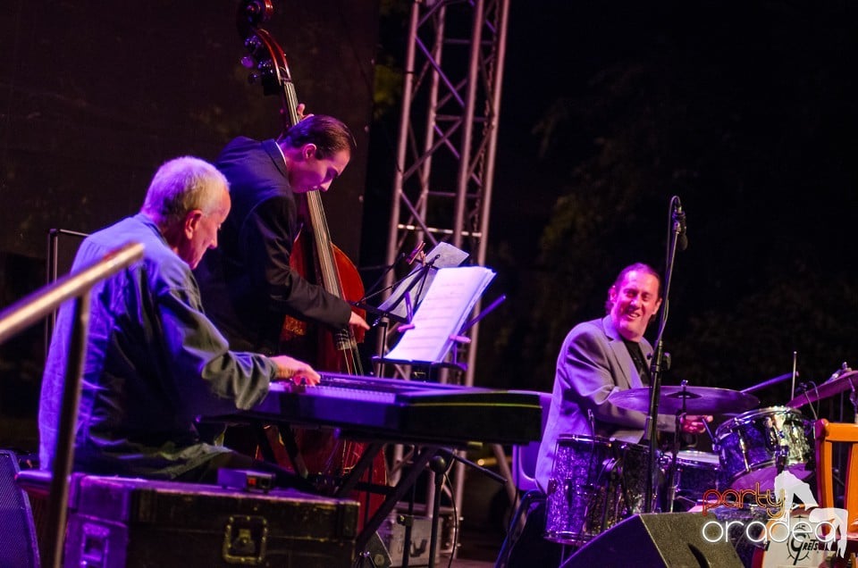 Festival Jazz, Posticum