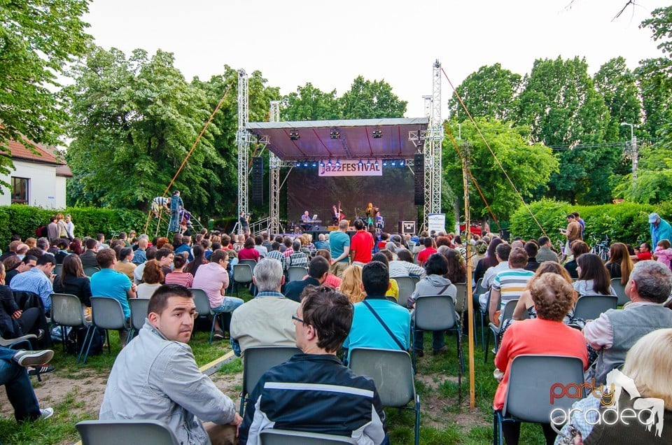 Festival Jazz, Posticum