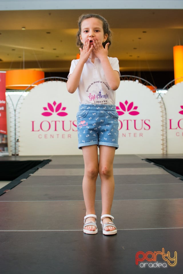 Festivalului de Modă pentru Copii Gift of Beauty, Lotus Center