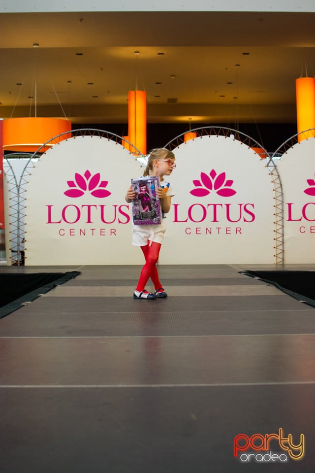 Festivalului de Modă pentru Copii Gift of Beauty, Lotus Center