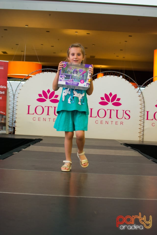 Festivalului de Modă pentru Copii Gift of Beauty, Lotus Center