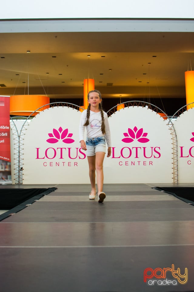 Festivalului de Modă pentru Copii Gift of Beauty, Lotus Center