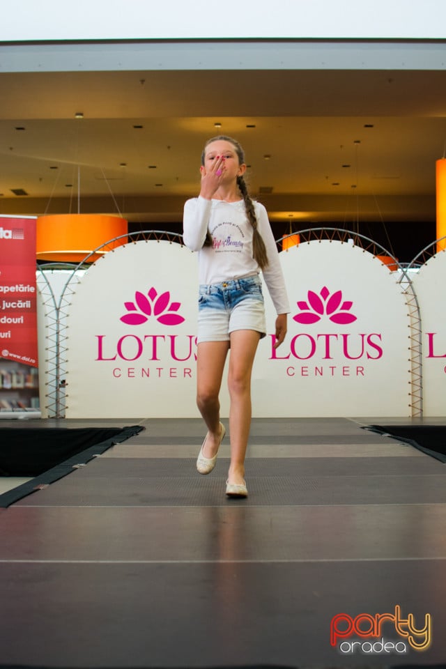 Festivalului de Modă pentru Copii Gift of Beauty, Lotus Center