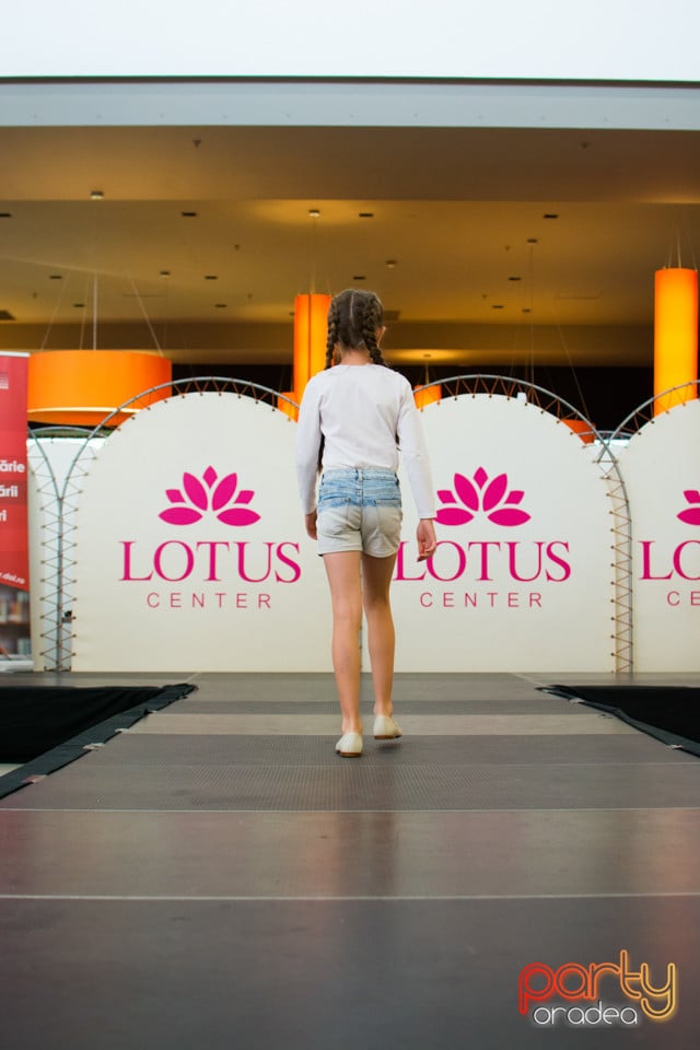 Festivalului de Modă pentru Copii Gift of Beauty, Lotus Center