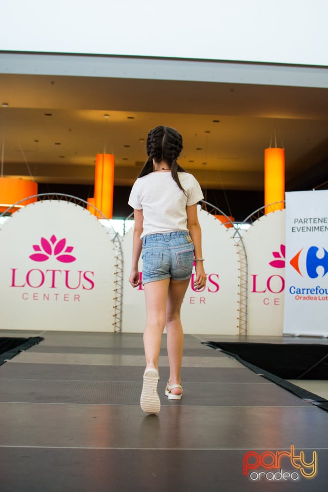 Festivalului de Modă pentru Copii Gift of Beauty, Lotus Center