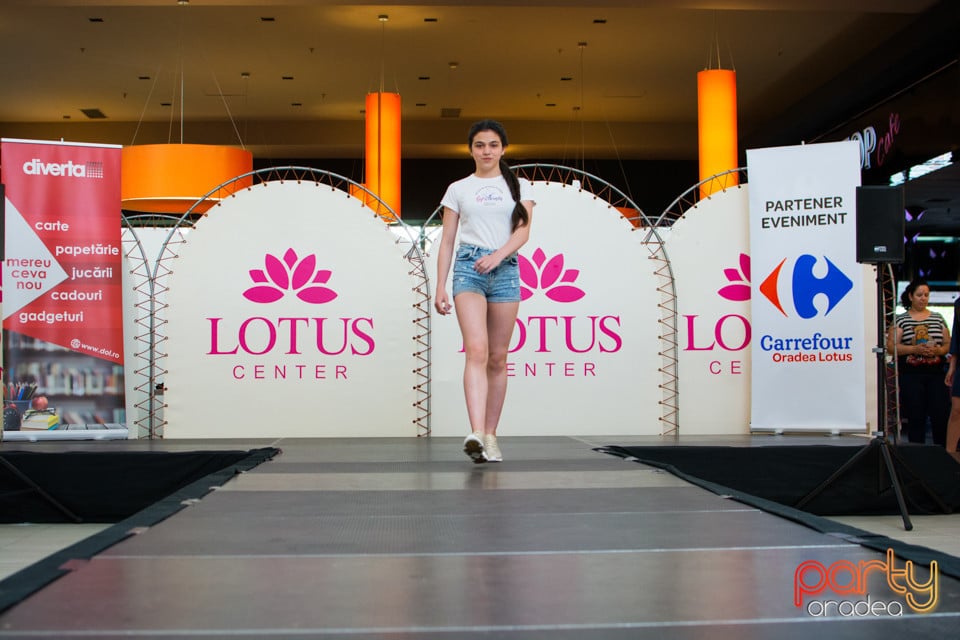 Festivalului de Modă pentru Copii Gift of Beauty, Lotus Center