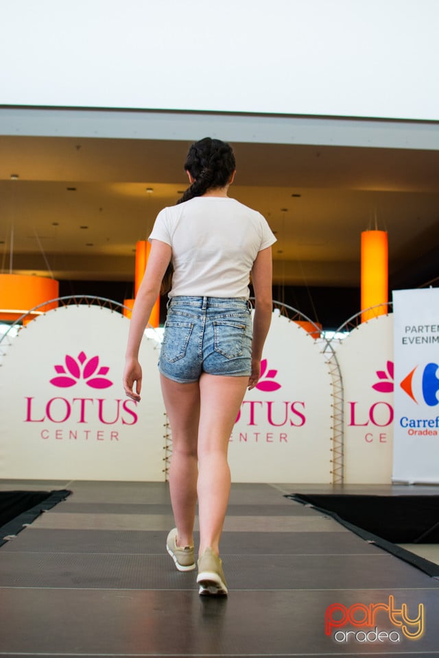 Festivalului de Modă pentru Copii Gift of Beauty, Lotus Center