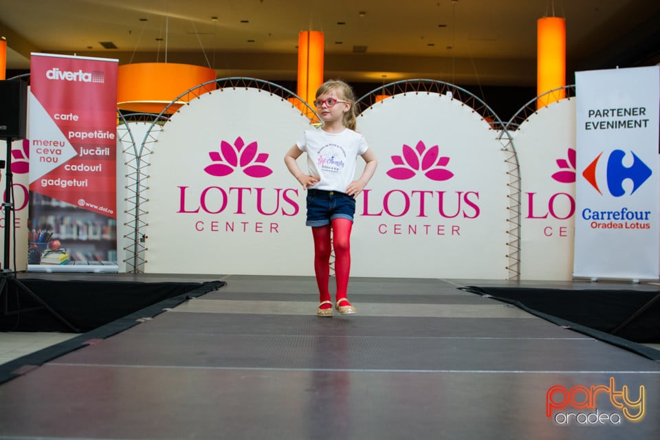 Festivalului de Modă pentru Copii Gift of Beauty, Lotus Center