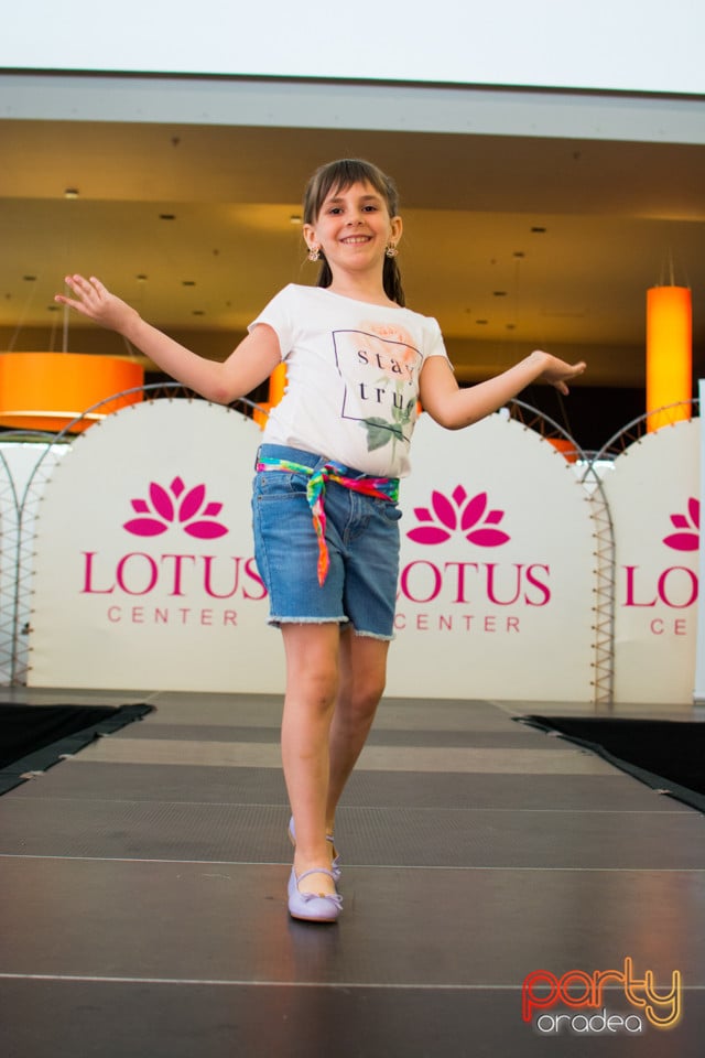 Festivalului de Modă pentru Copii Gift of Beauty, Lotus Center