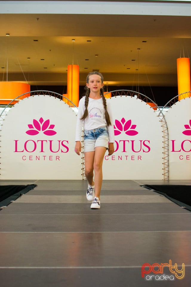 Festivalului de Modă pentru Copii Gift of Beauty, Lotus Center