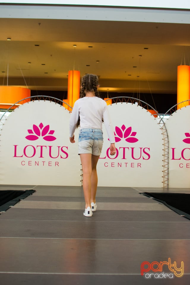 Festivalului de Modă pentru Copii Gift of Beauty, Lotus Center