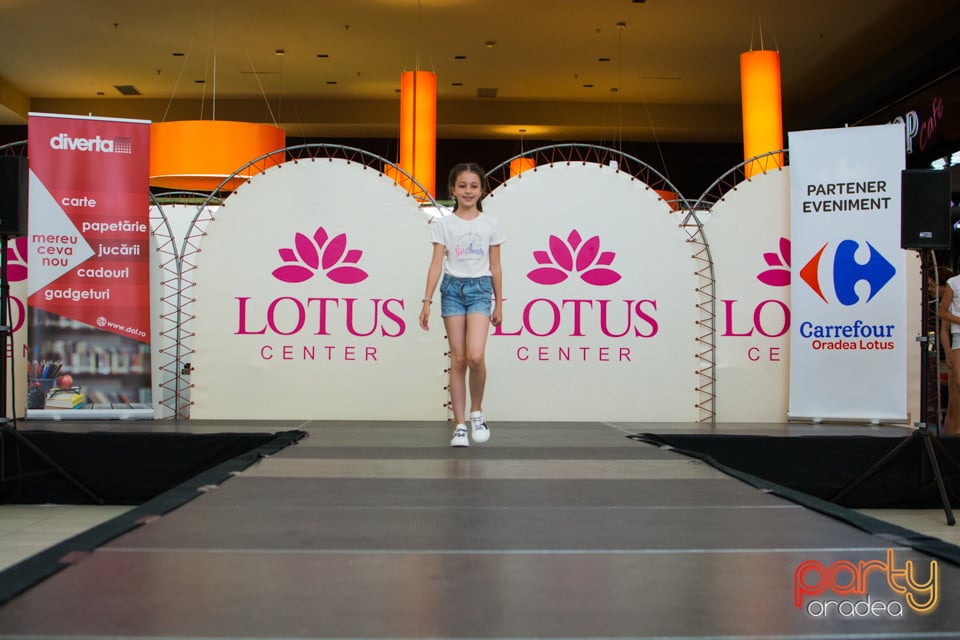 Festivalului de Modă pentru Copii Gift of Beauty, Lotus Center