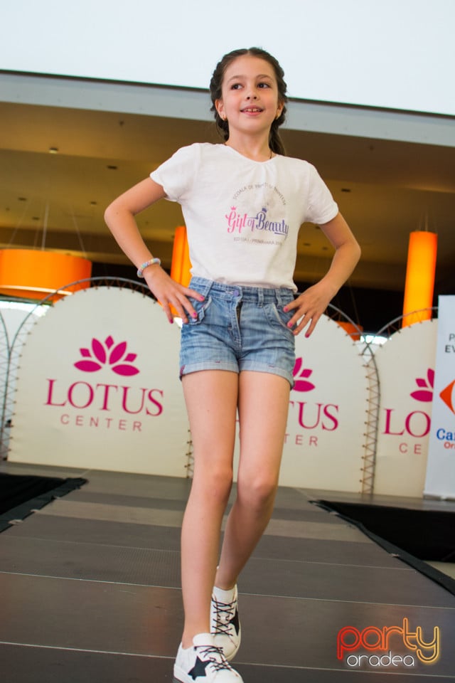 Festivalului de Modă pentru Copii Gift of Beauty, Lotus Center