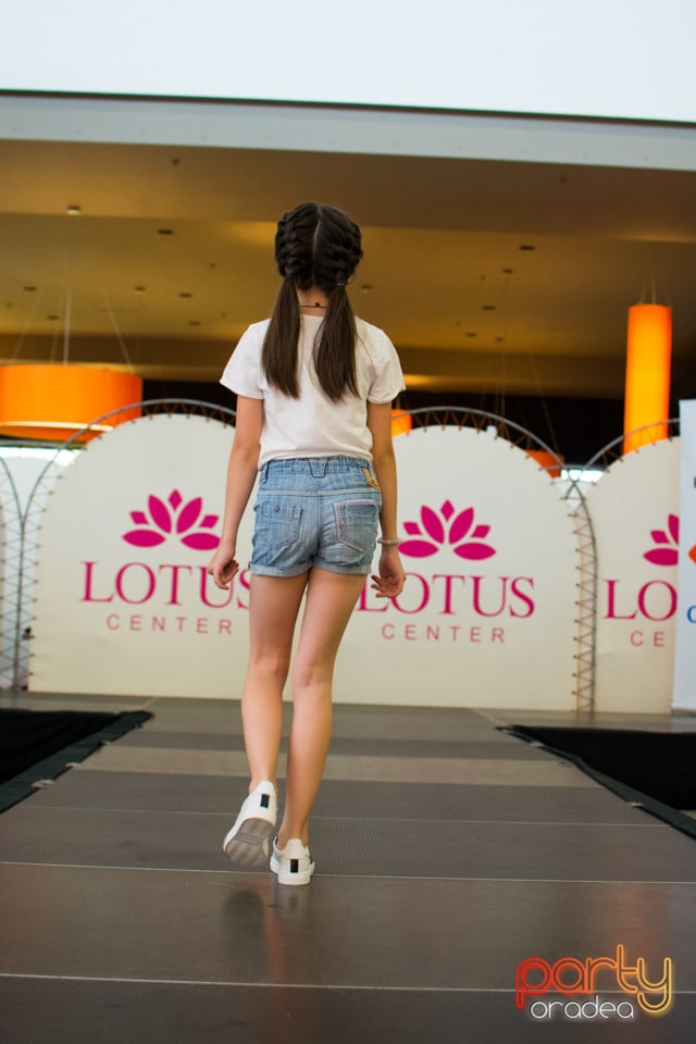 Festivalului de Modă pentru Copii Gift of Beauty, Lotus Center