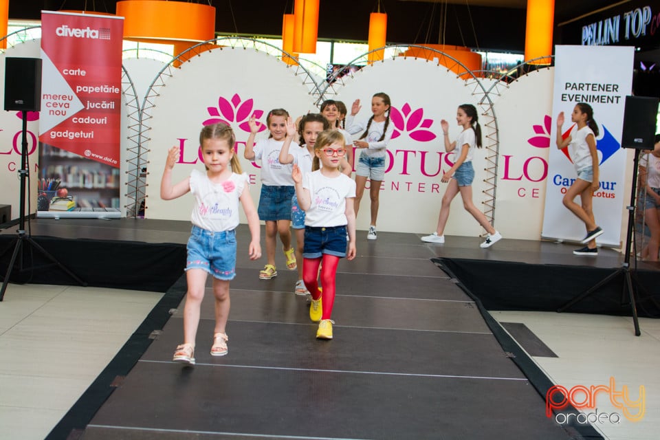 Festivalului de Modă pentru Copii Gift of Beauty, Lotus Center