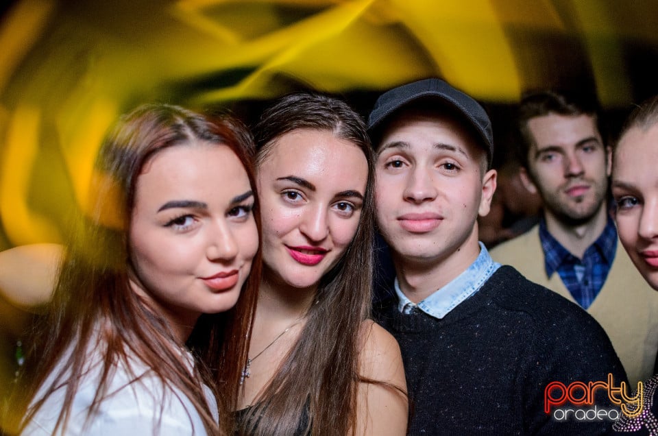Friday Night Party, Green Pub